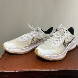 Nike Zoom Winflo womens size 9, fun leopard accents